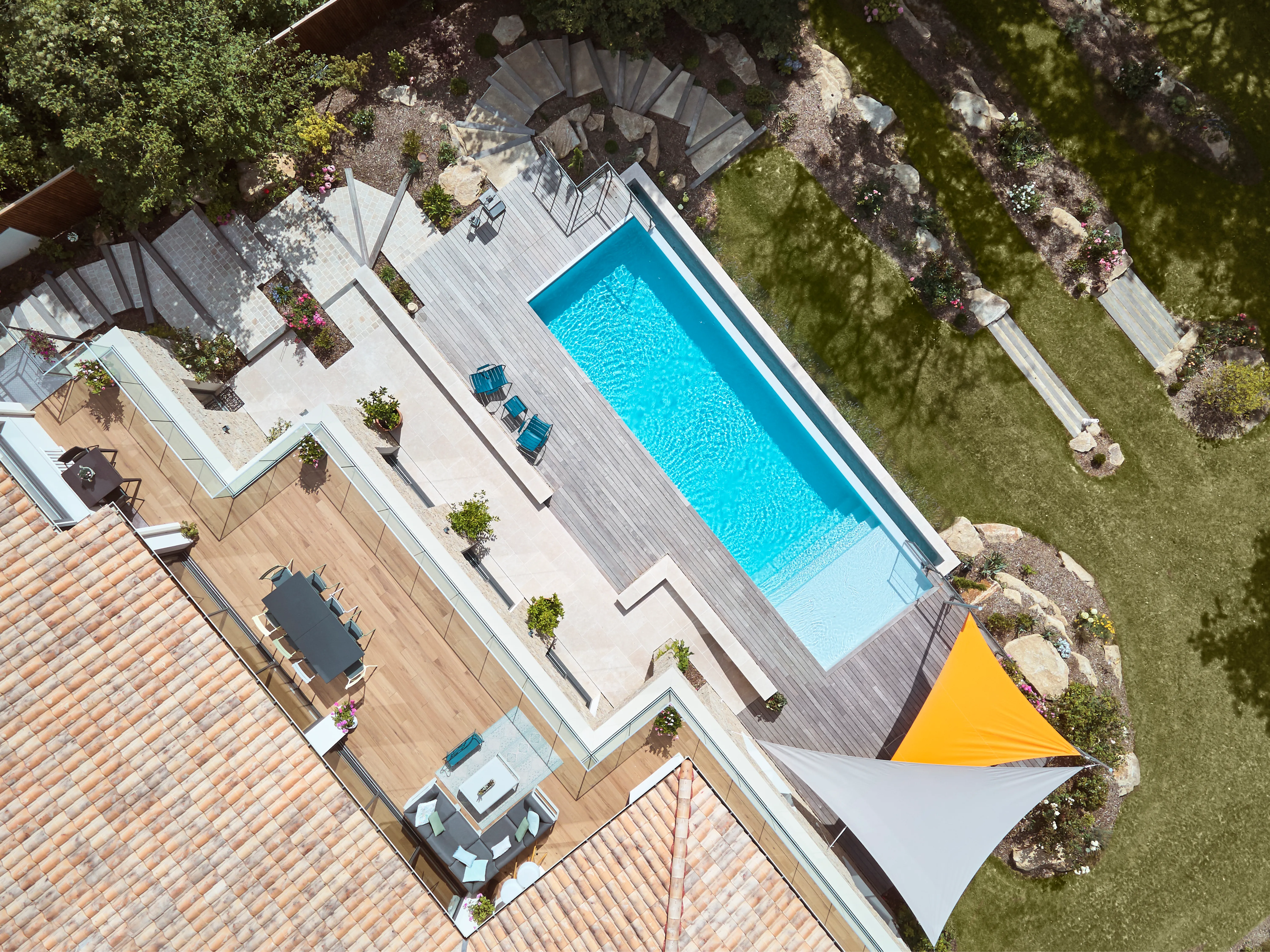 ED PSB Tradition MENES Drone 8 HD 1